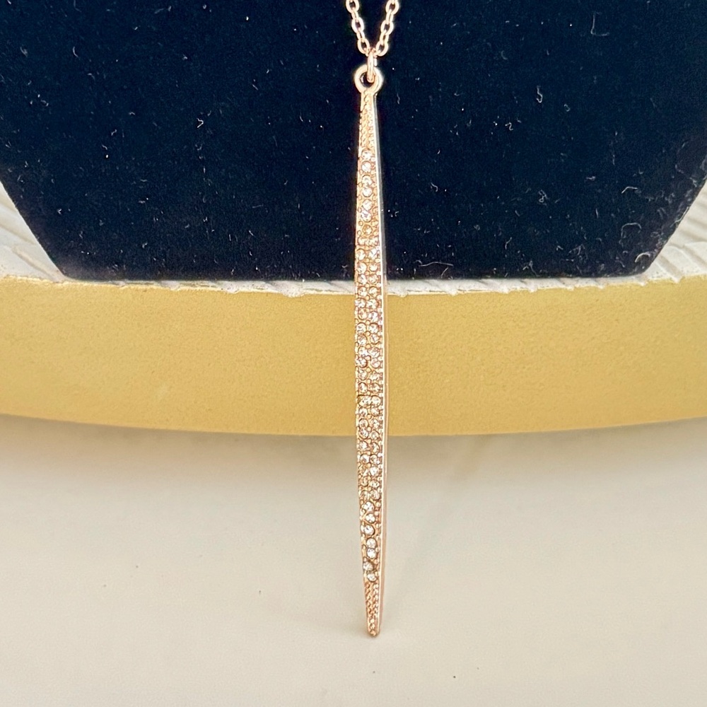 7 pcs Elegant Rose Gold Tone Earrings and Layered Necklace Set - Picture 4 of 5